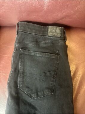 American Eagle Outfitters Women’s Black Slim Straight Jeans